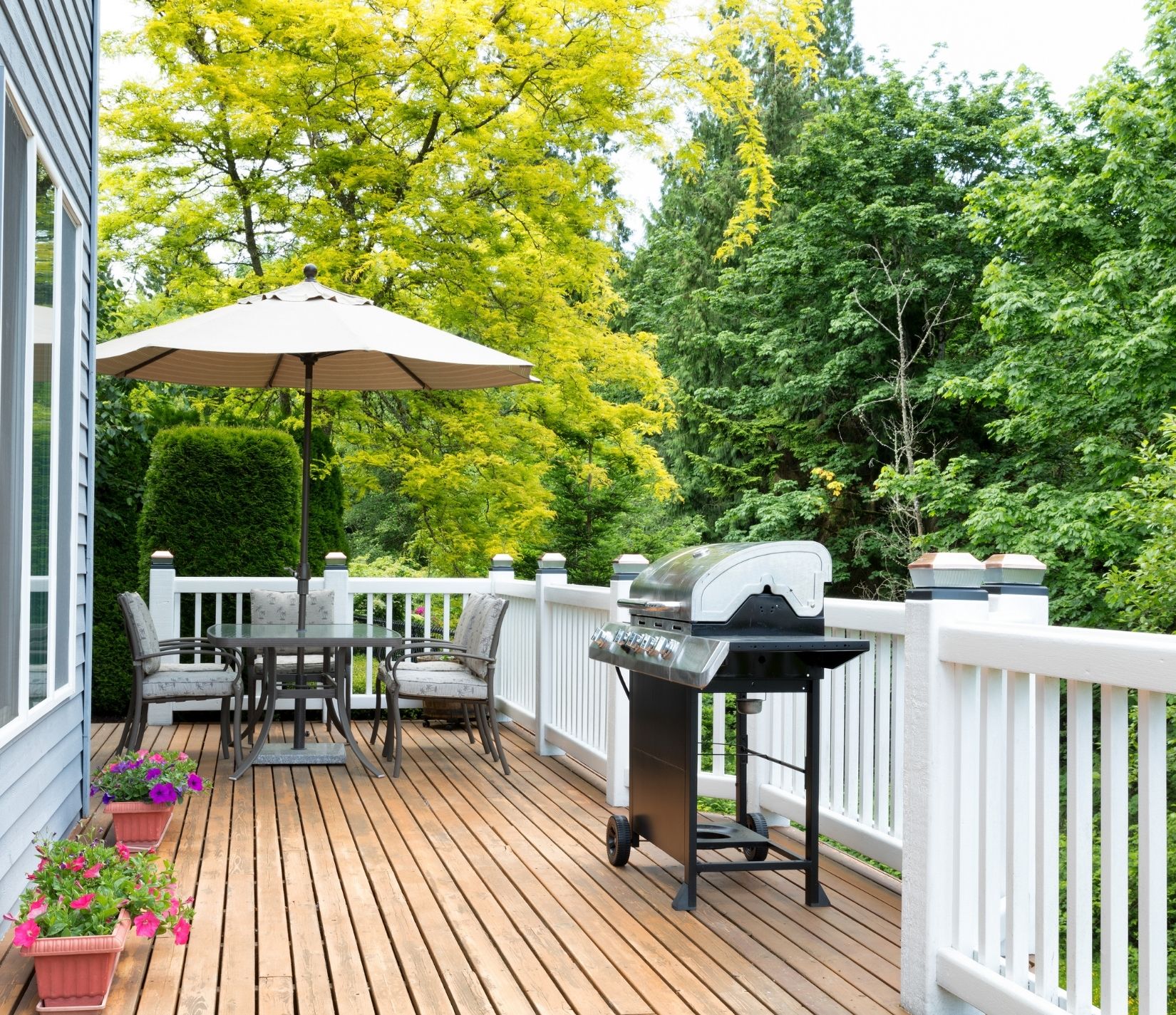 Custom Deck Building in Largo